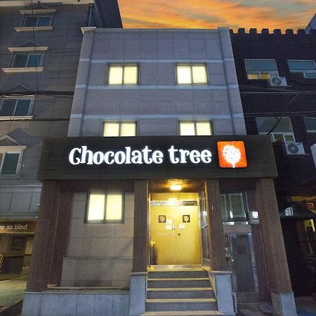 Chocolate Tree Sinchon Seoul Exterior photo