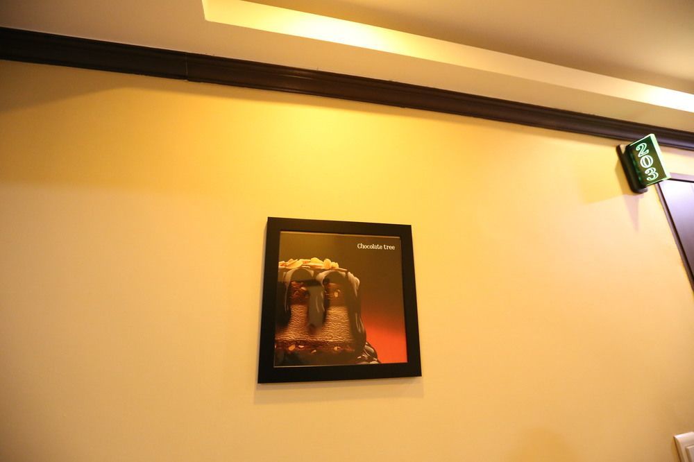 Chocolate Tree Sinchon Seoul Exterior photo