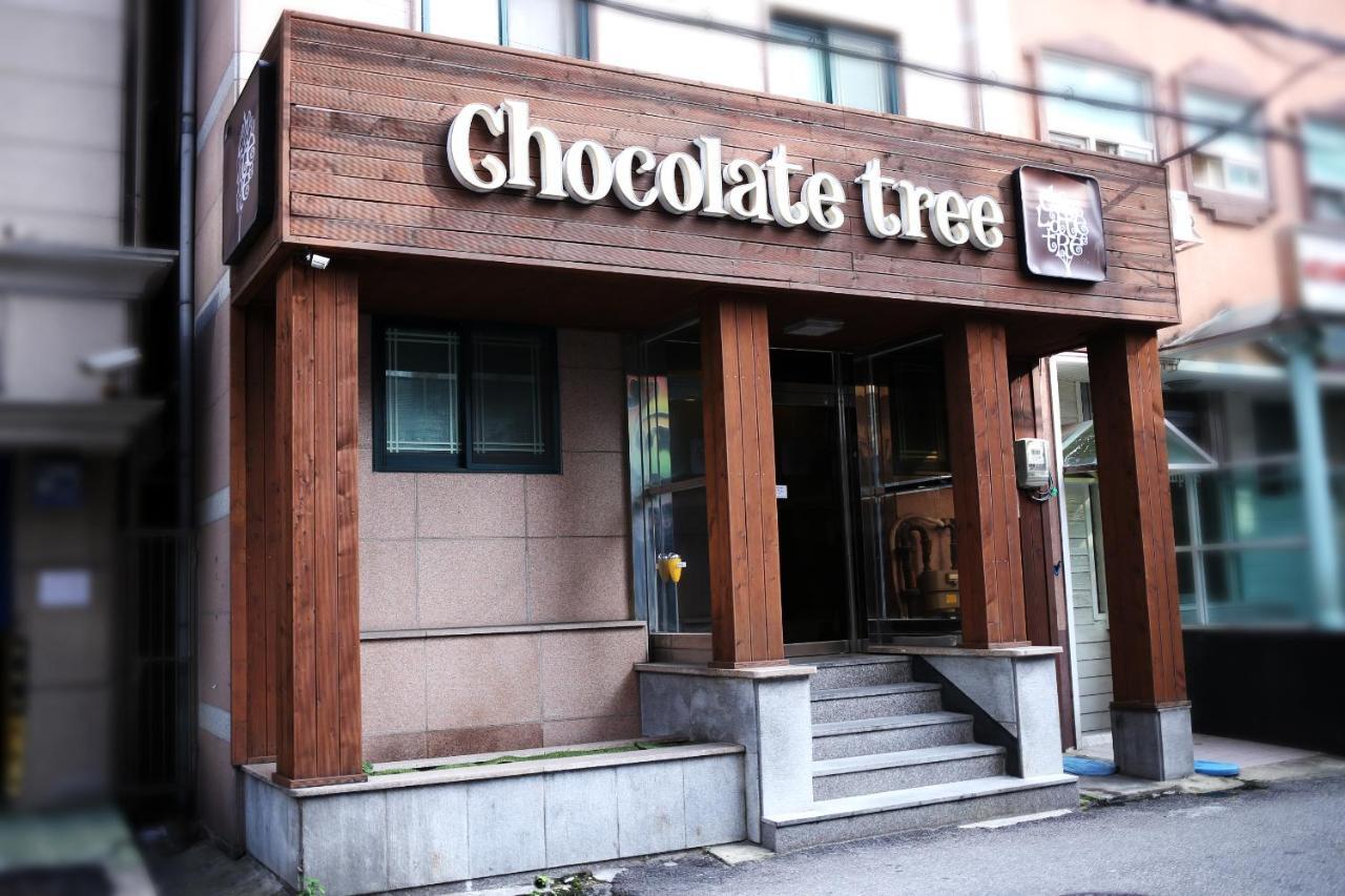 Chocolate Tree Sinchon Seoul Exterior photo