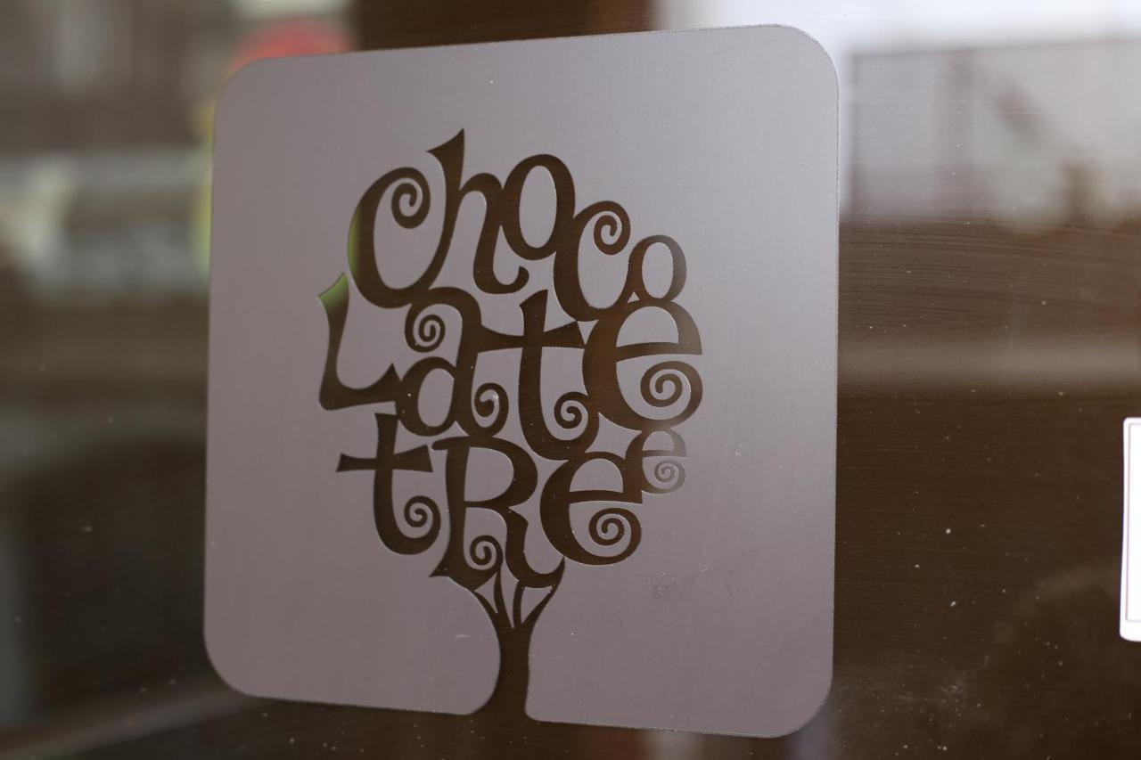 Chocolate Tree Sinchon Seoul Exterior photo